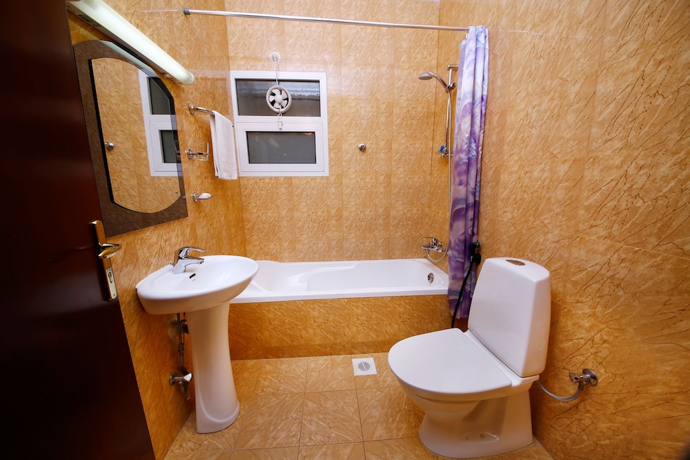 Muscat International Hotel 46/50