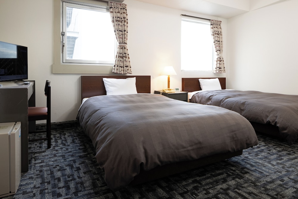 ROOM, TWIN BEDS