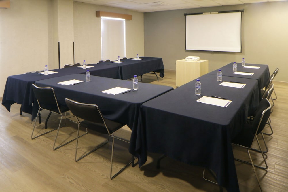 City Express by Marriott Nuevo Laredo 46/58