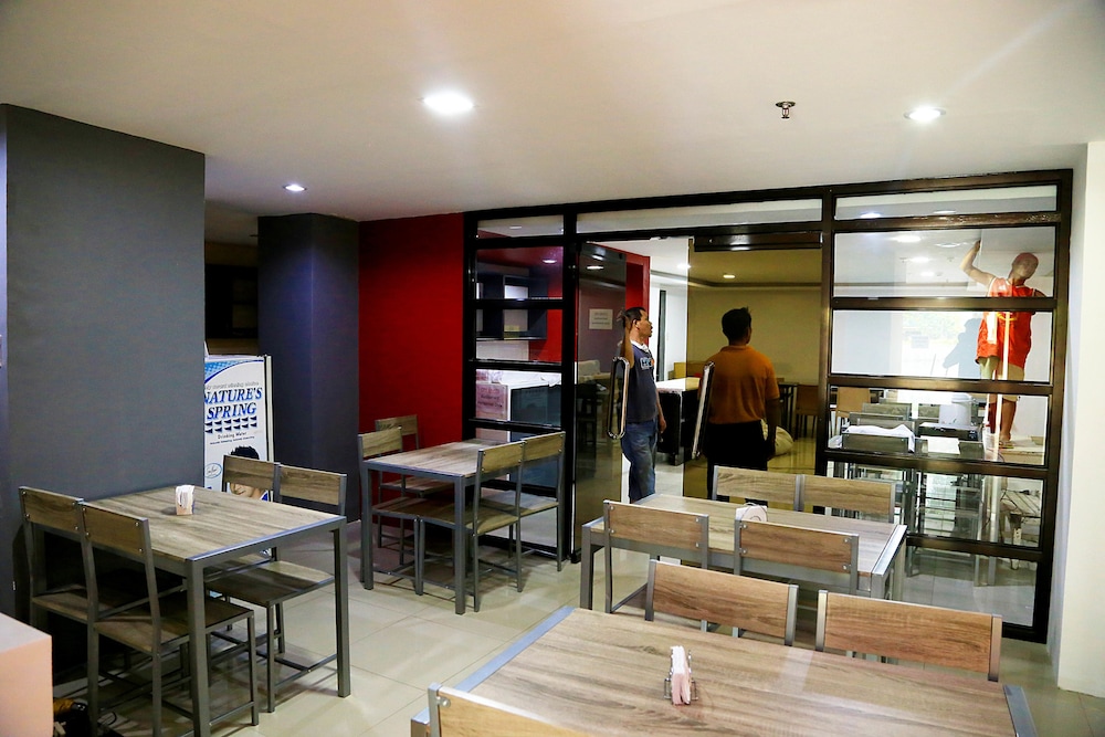 Travelbee Business Inn 35/49