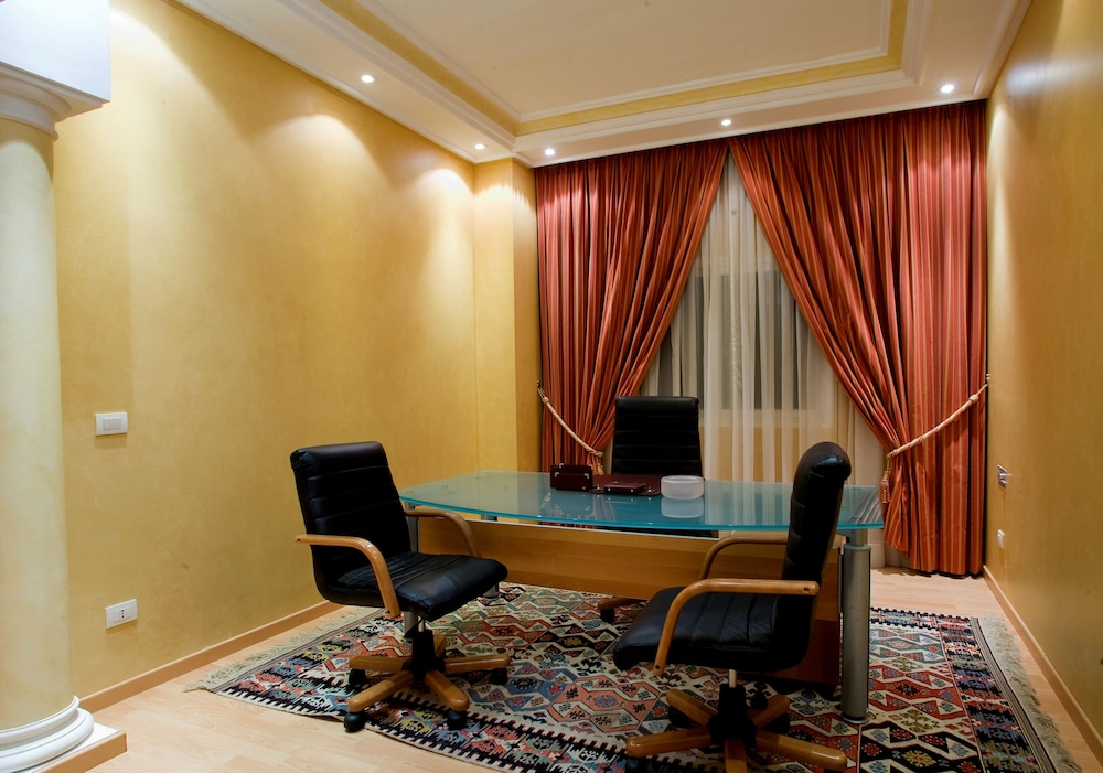 Lahoya Homes, Beirut 40/50