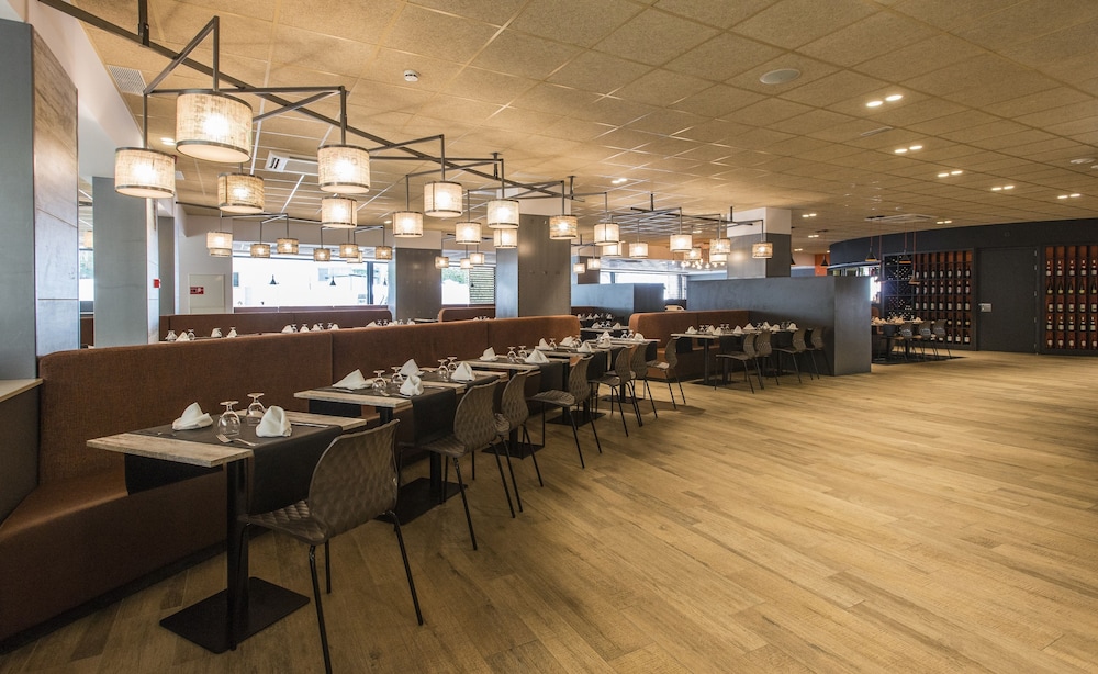 restaurant cafeteria