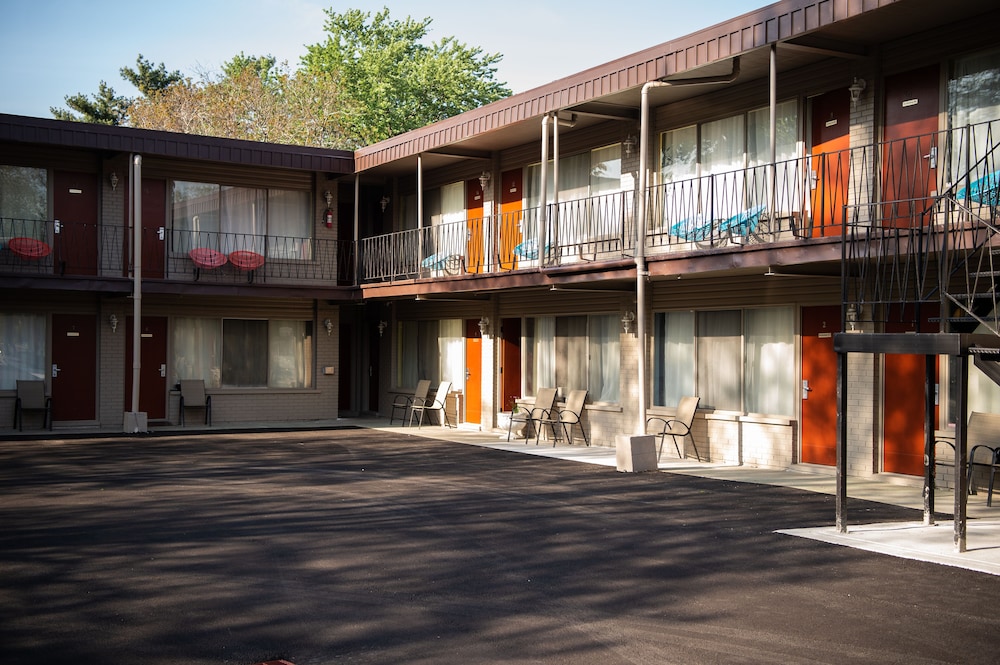 Advance Inn 38/50