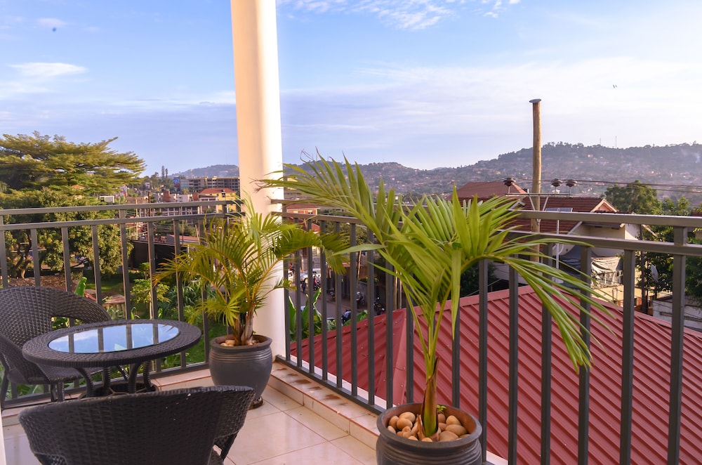 Dana Hotel 30/33