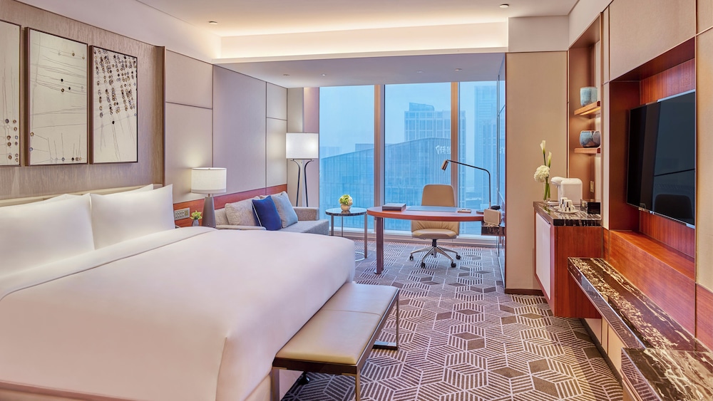 Classic, King Bed, City Tower View