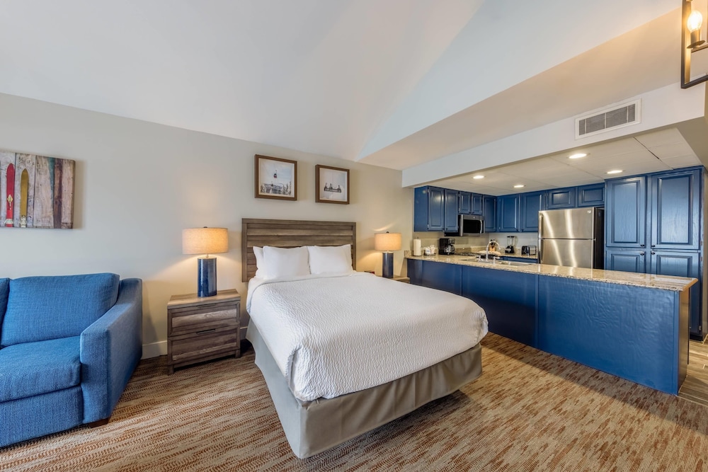 JUNIOR SUITE, QUEEN BED, SOFA