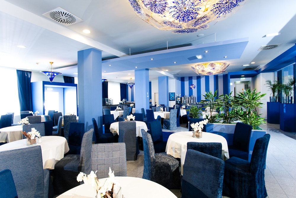 Lenas Donau Hotel 35/47