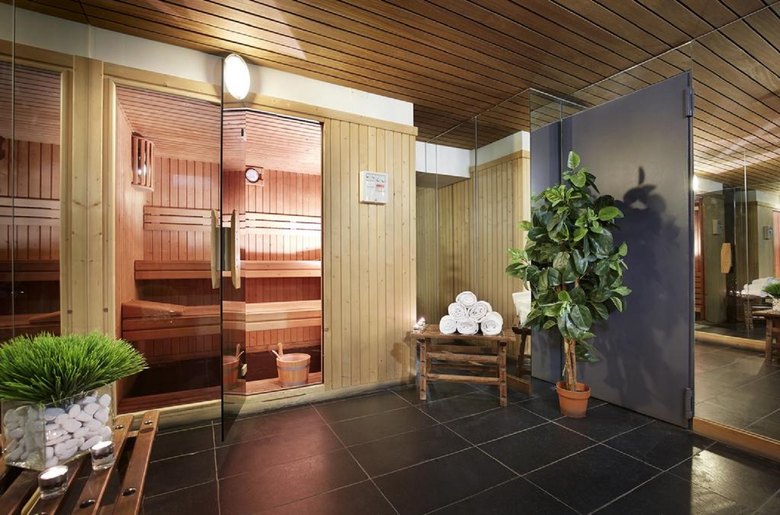 Caribou Hotel 39/57