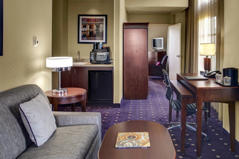 Courtyard by Marriott Kansas City Country Club Plaza 26/38