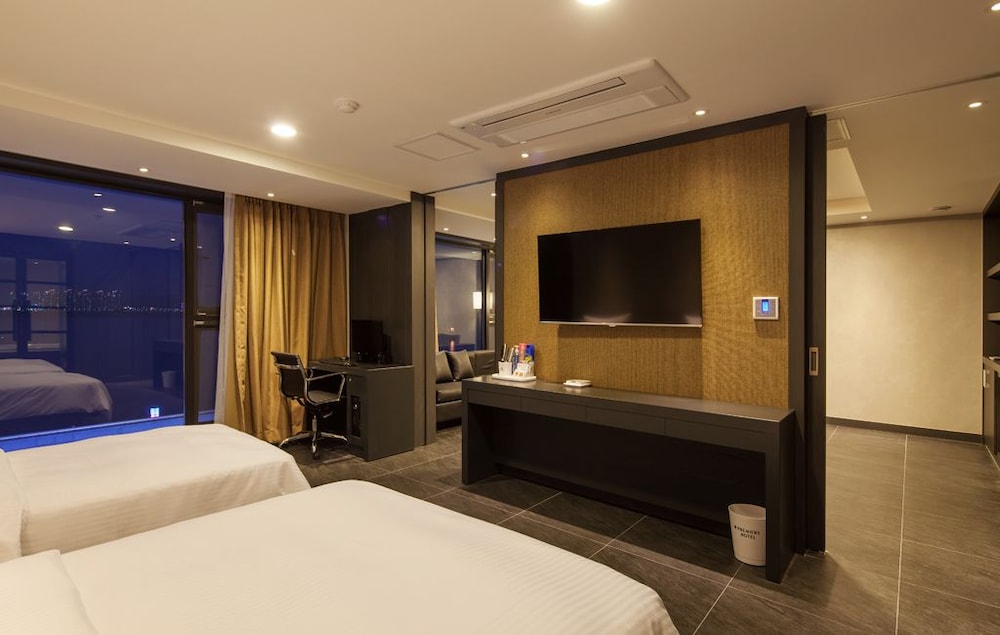 Premiers Hotel 27/63