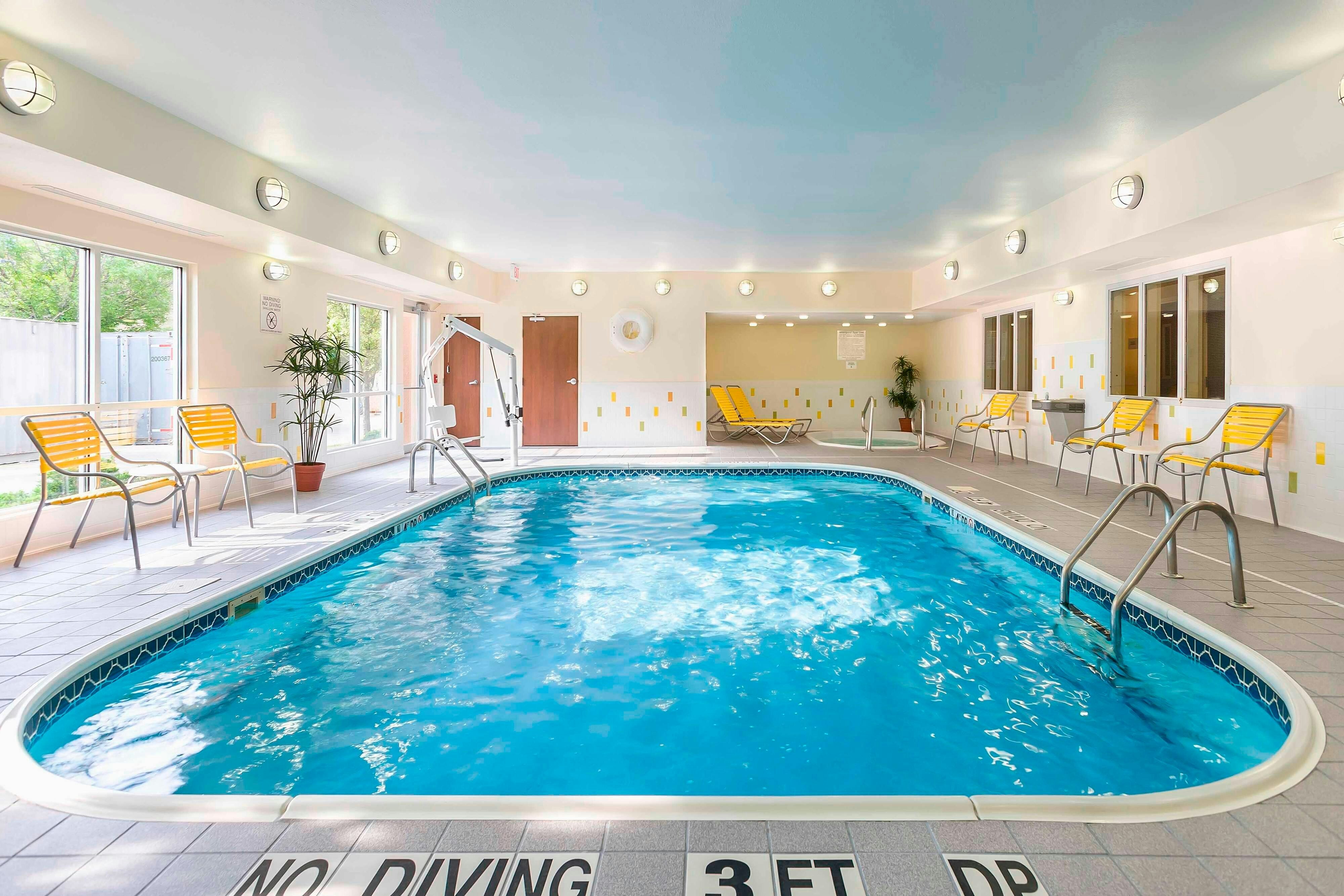 Fairfield Inn & Suites Holland 2/5