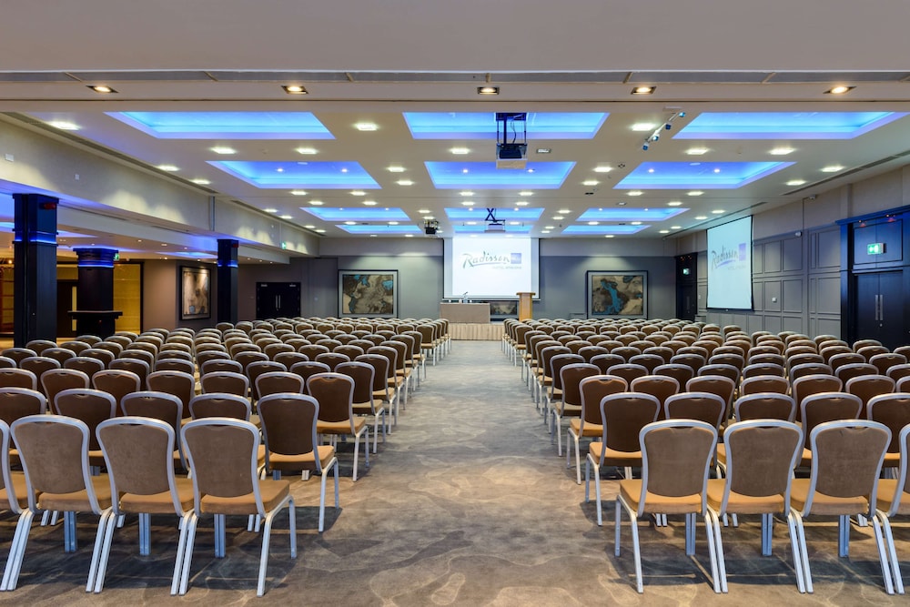 RADISSON BLU HOTEL, ATHLONE 57/67