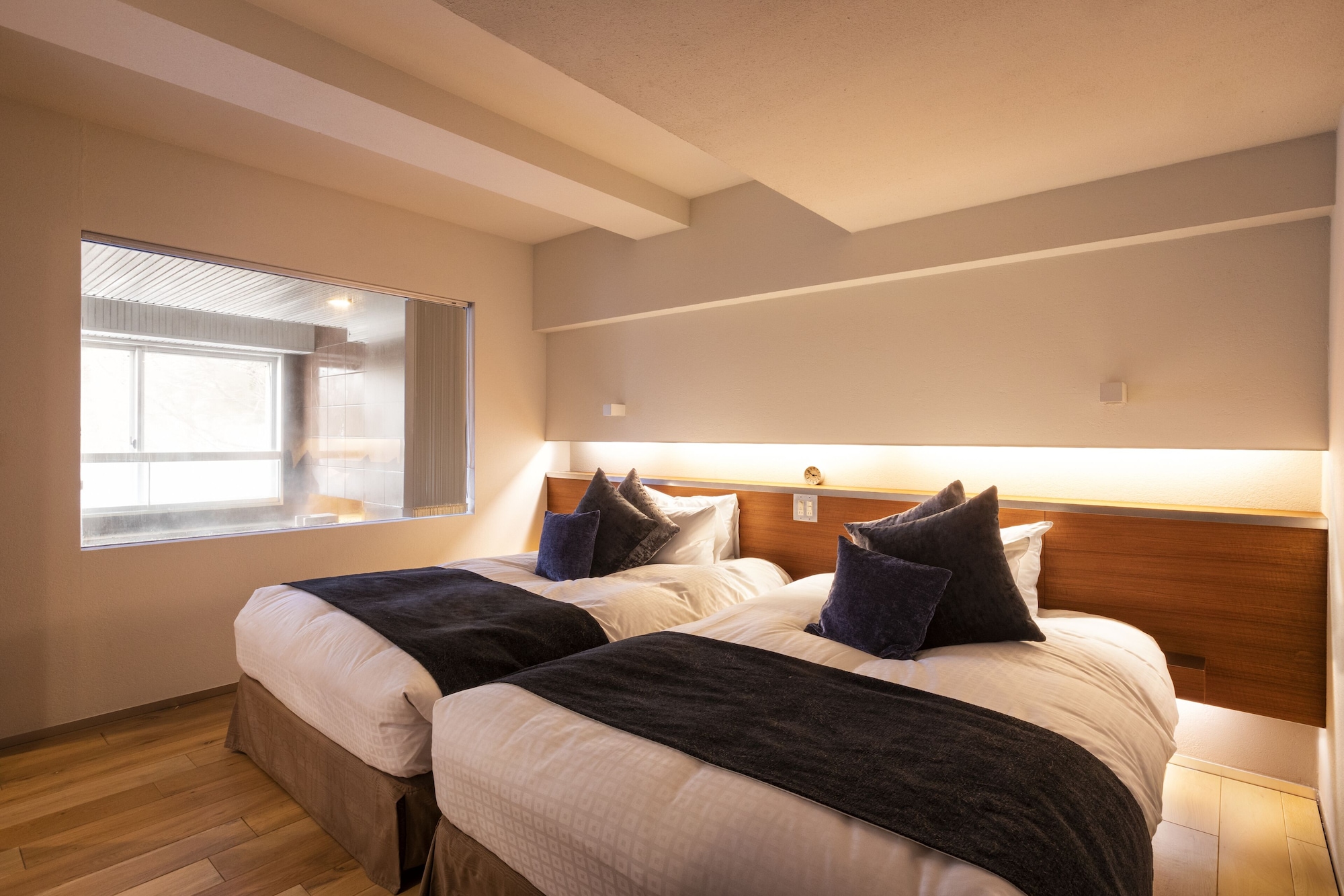 JUNIOR SUITE, SINGLE, ADULT ONLY