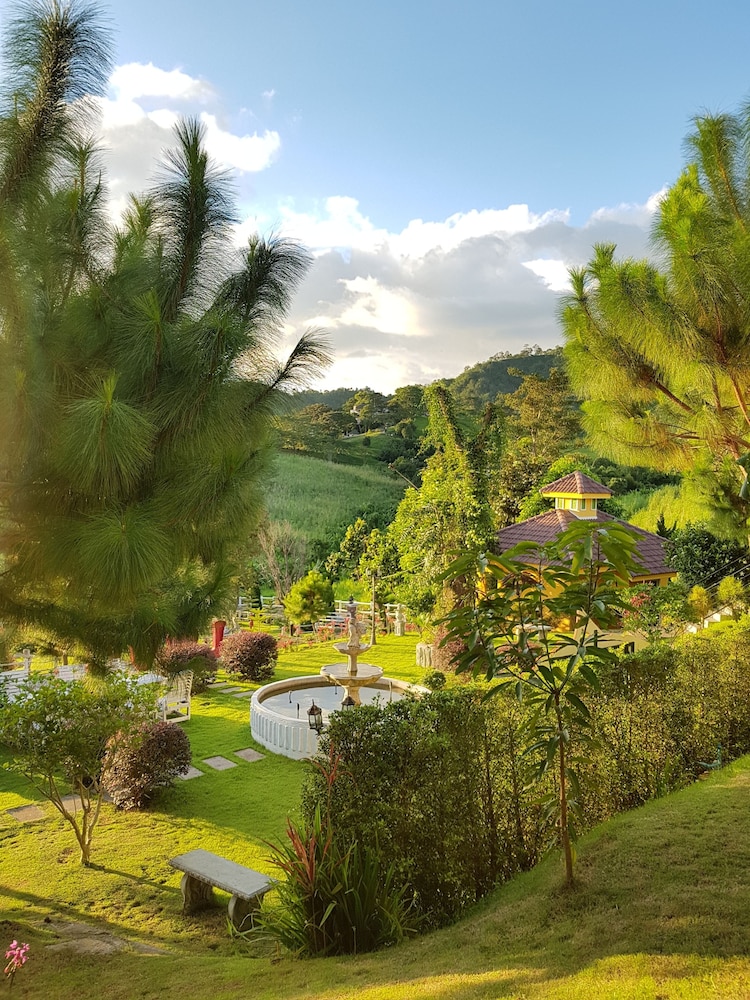 Foresta Hill Resort 33/41