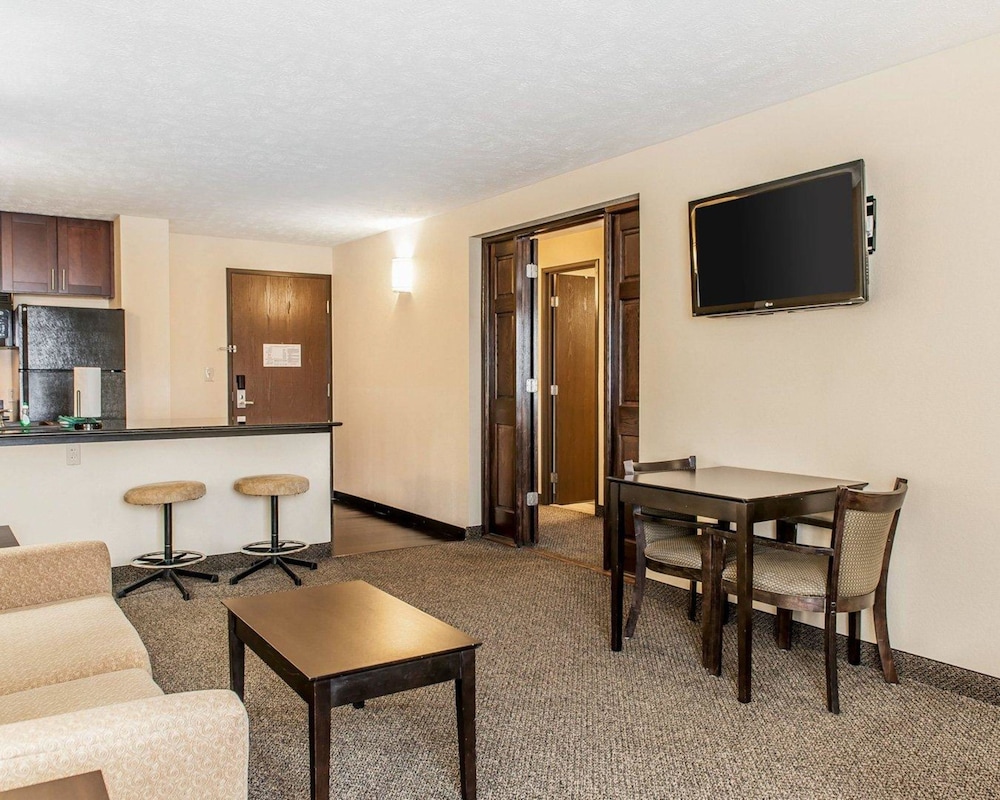 Quality Inn Suites Mattoon 33/39