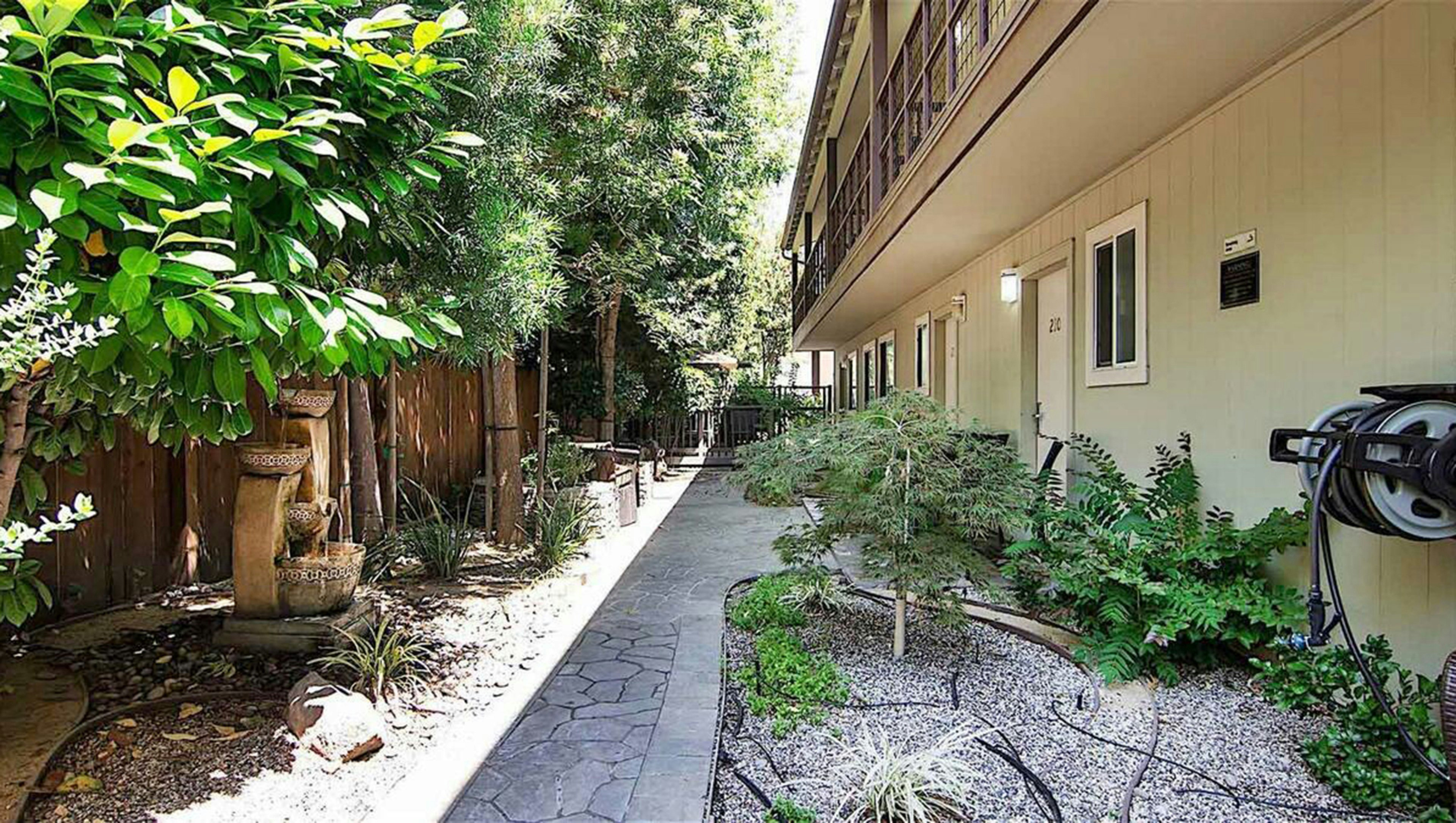 The Zen Hotel 53/58