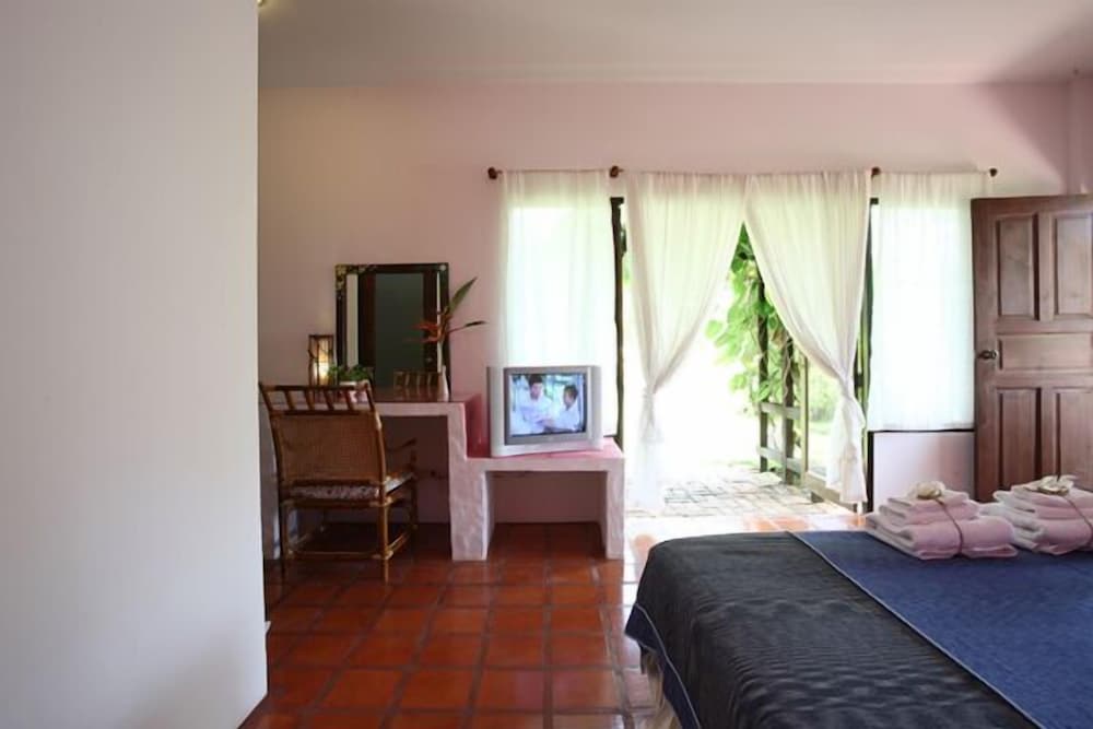 Baanchuengkao Resort Ranong 6/29