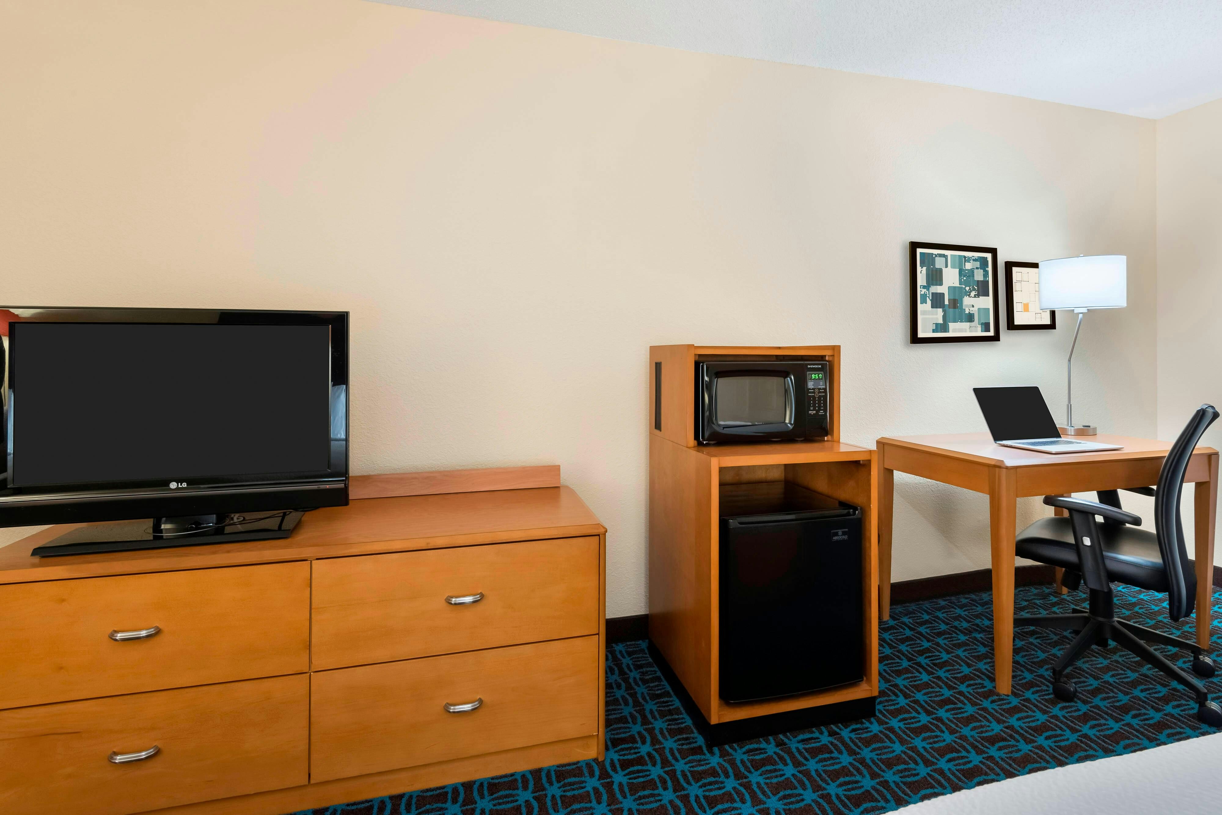 Fairfield Inn Suites By Marriott Mobile 10/12