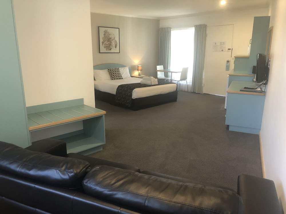 Capricorn Motor Inn 31/55