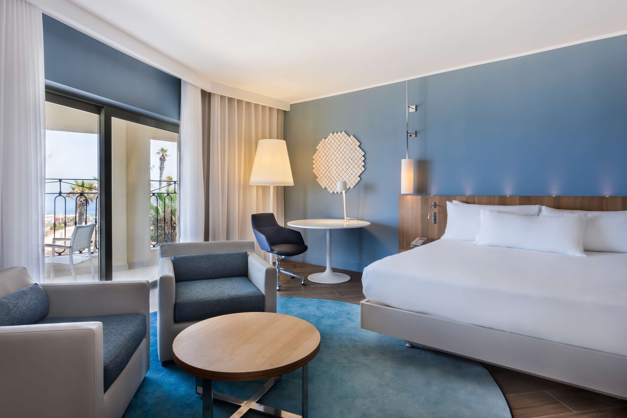 Relaxation, Suite, Double Bed, Sea View, Balcony، HILTON MALTA 2/4