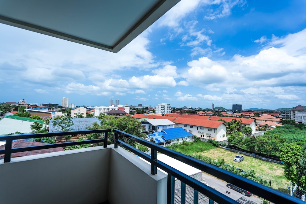 Initial Hua Hin 4/51