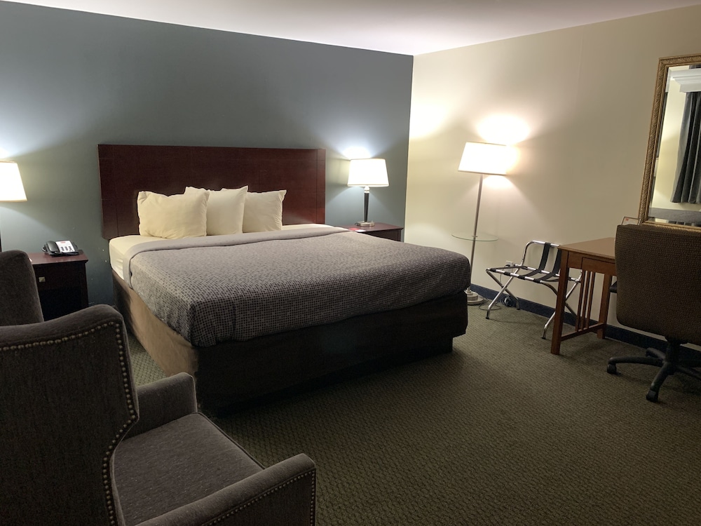 Econo Lodge Jefferson Hills Hwy 51 10/33