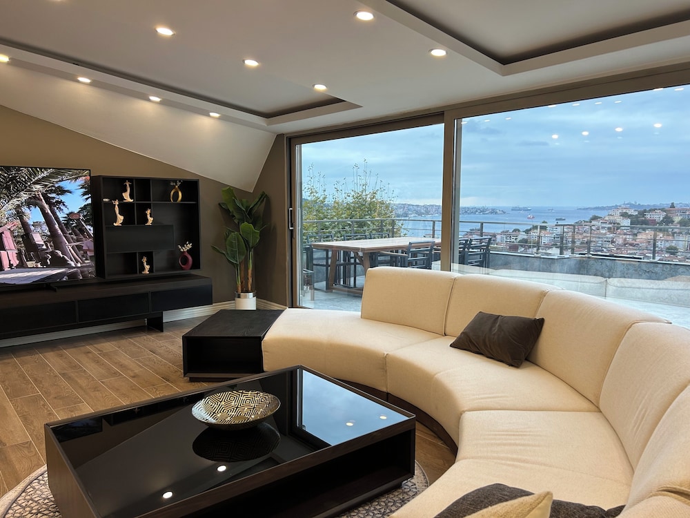 Mona Bosphorus 27/50