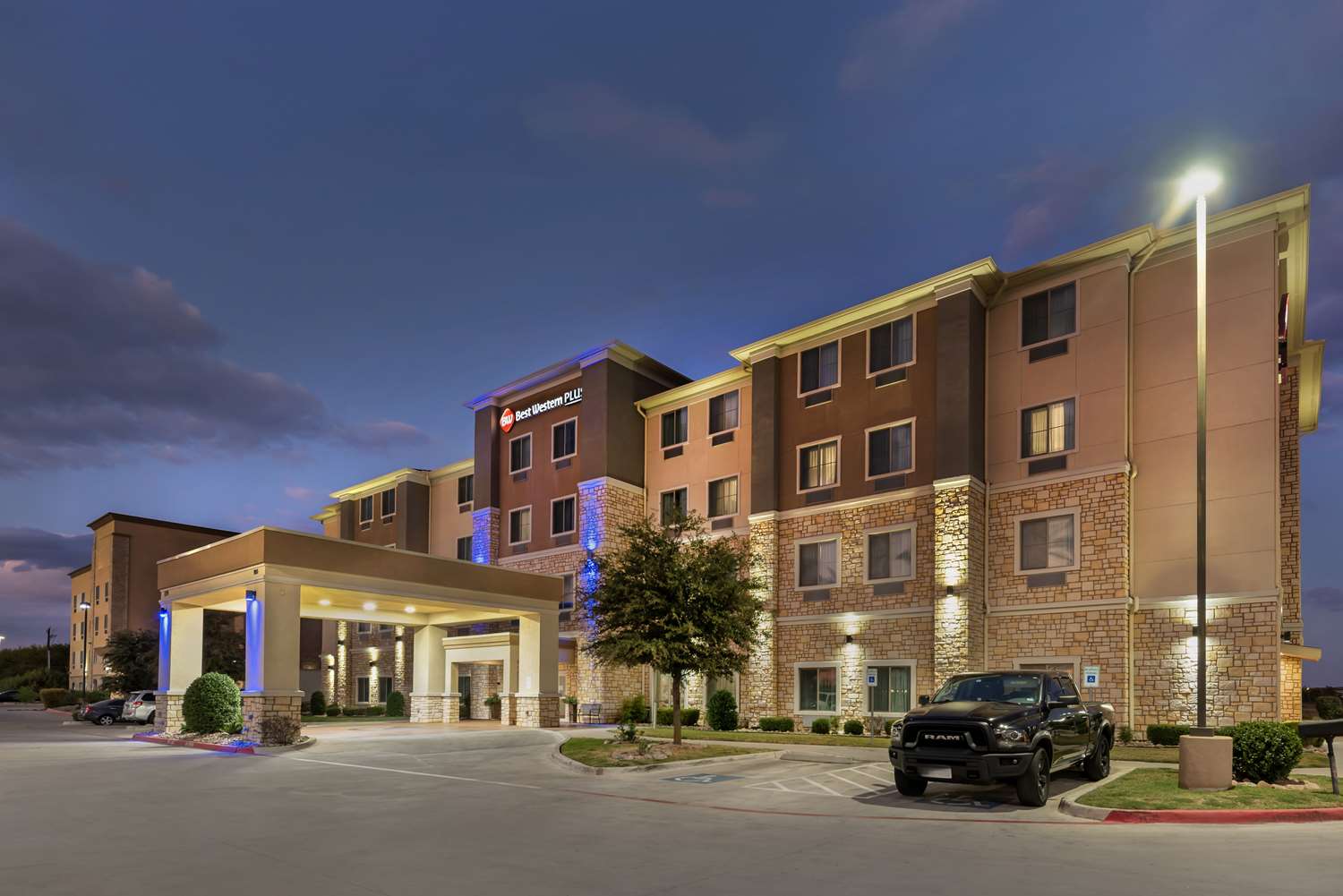 Best Western Plus Buda Austin Inn and Suites 34/35