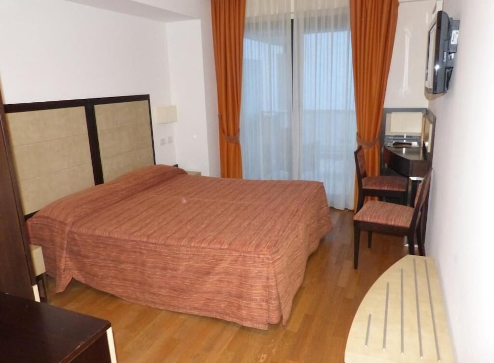 Hotel Joli 21/68
