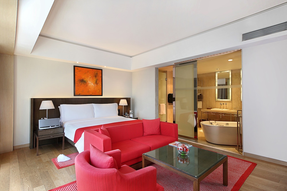 TRIDENT BANDRA KURLA 41/67