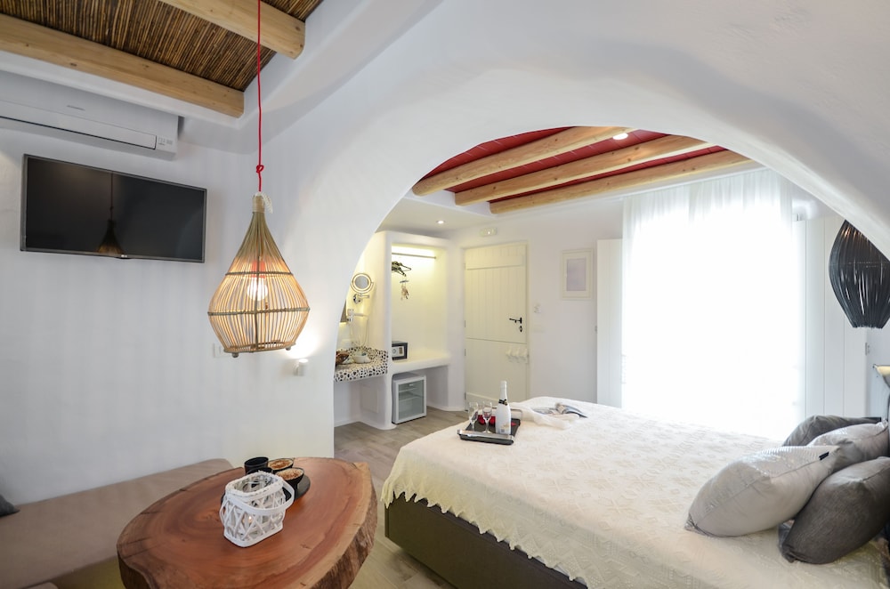 Naxos Island Escape Suites 18/71