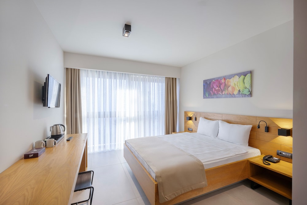 Lei Hotel 8/30
