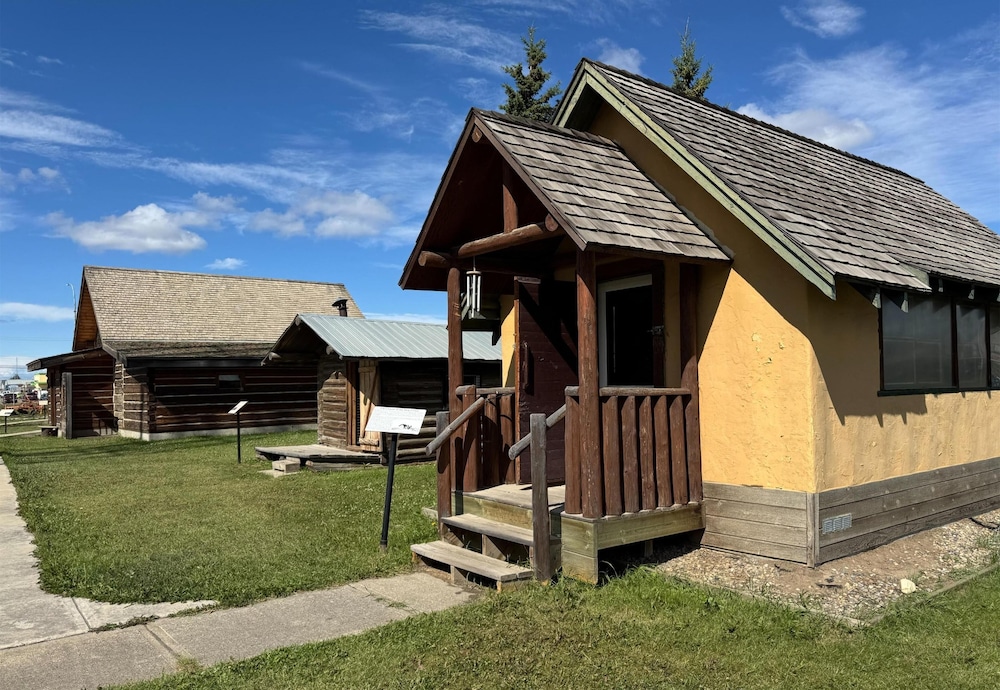 Coast Fort St John Hotel 61/64