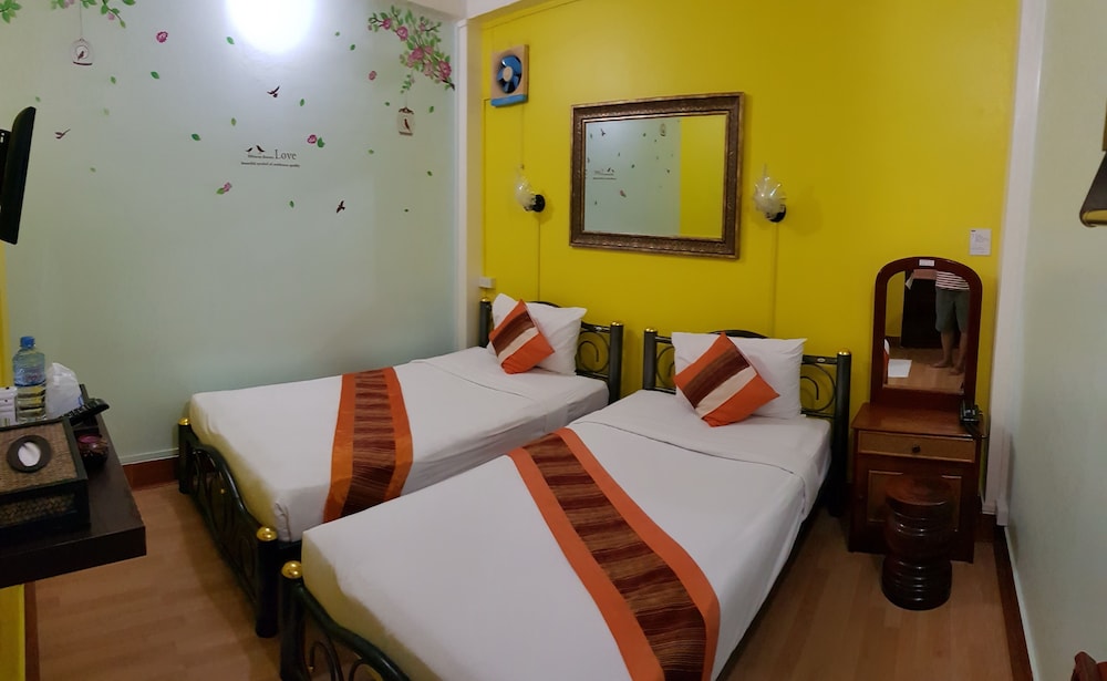 Phonepaseuth Hotel 29/55
