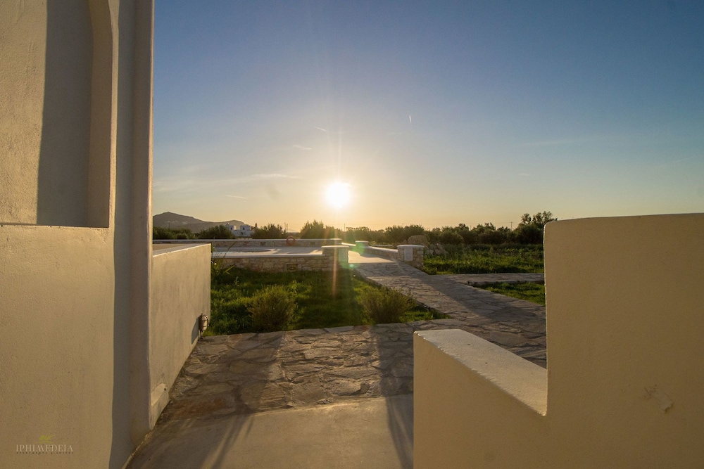 Iphimedeia Apartments Suites 68/75