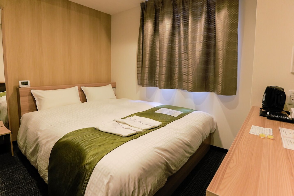 ROOM, DOUBLE BED