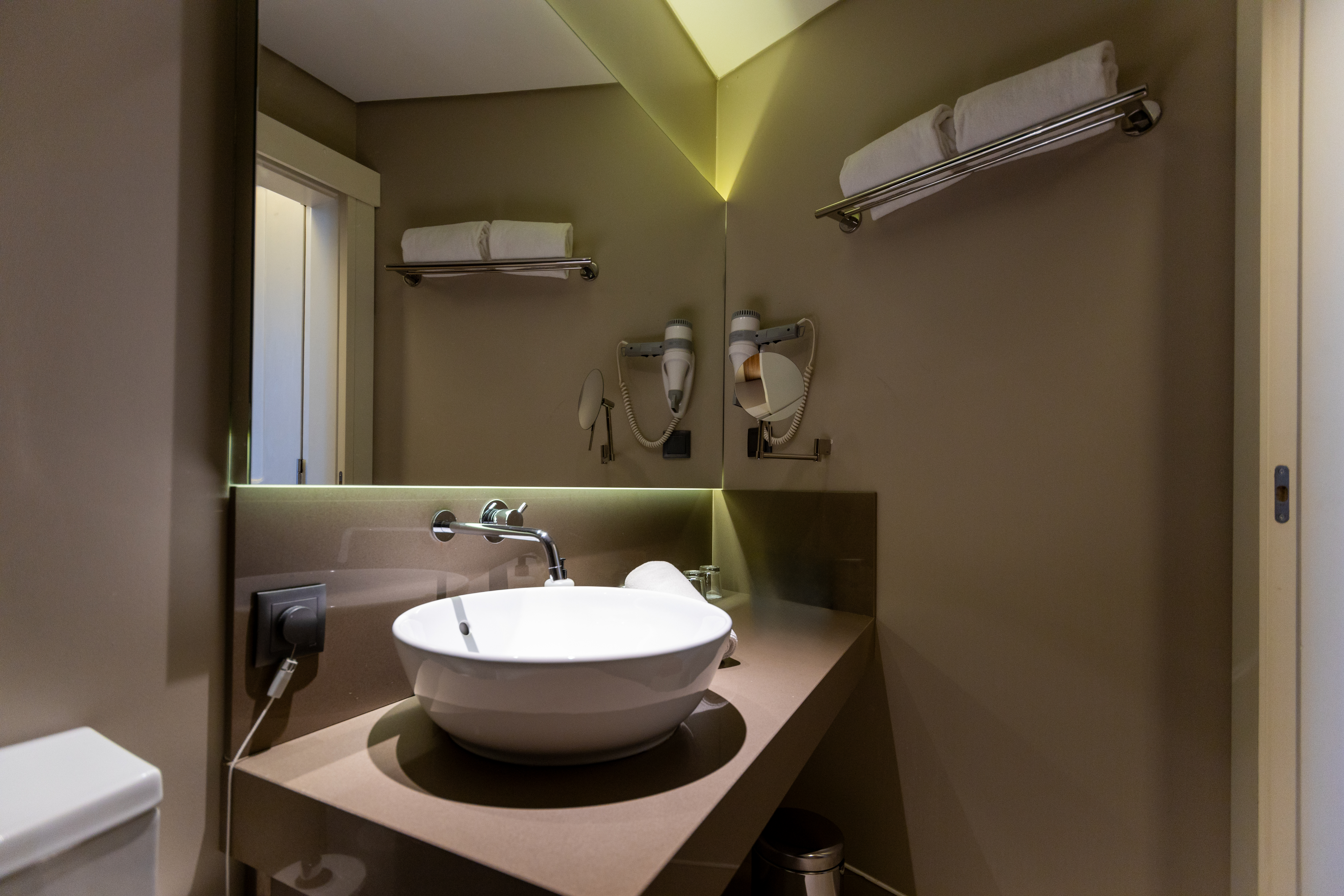 Avenida Boutique Hotel 47/50