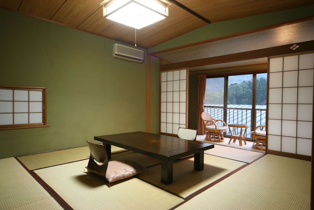 Auberge Yuraku 35/50