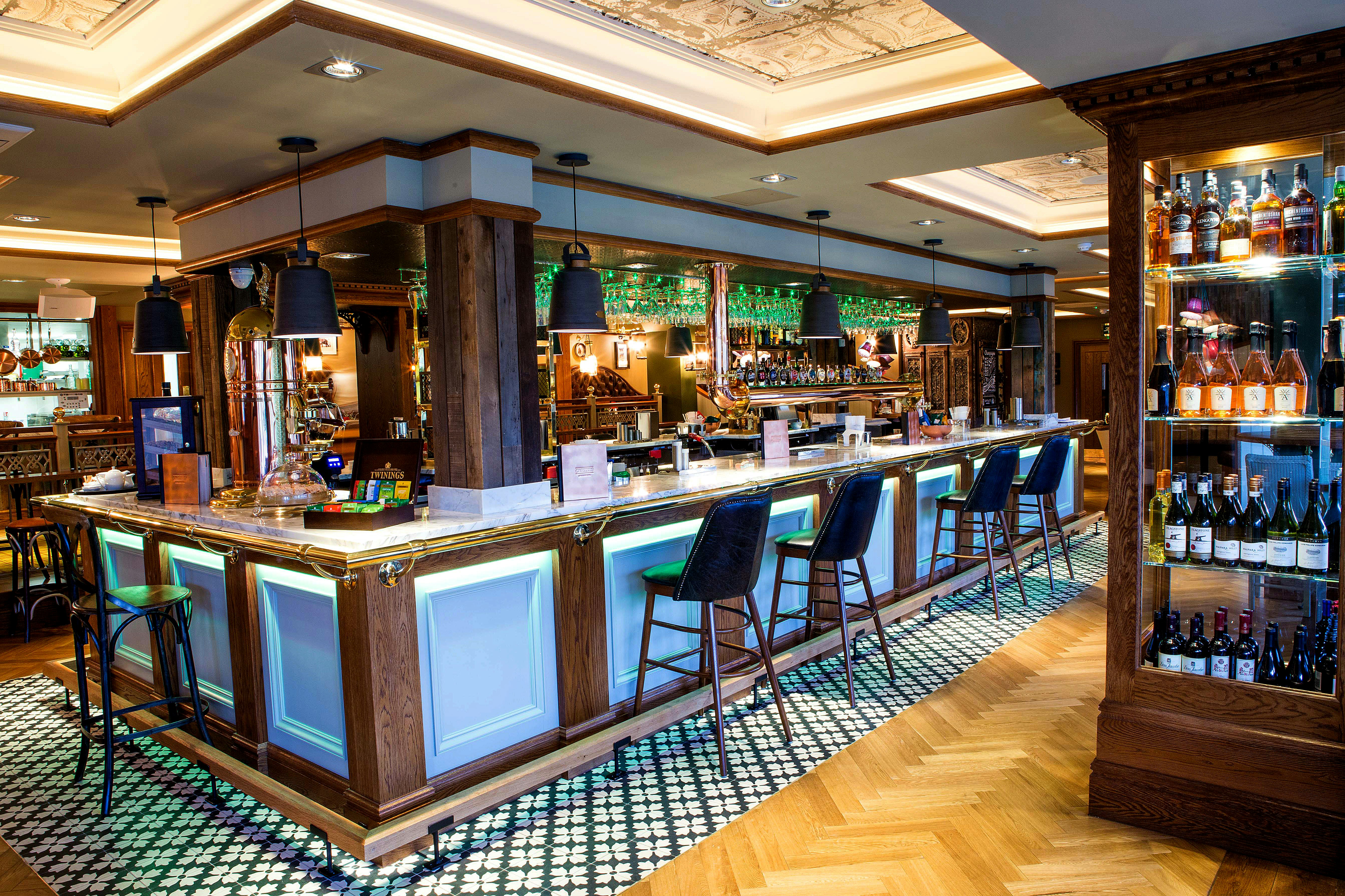Busby Hotel 41/47