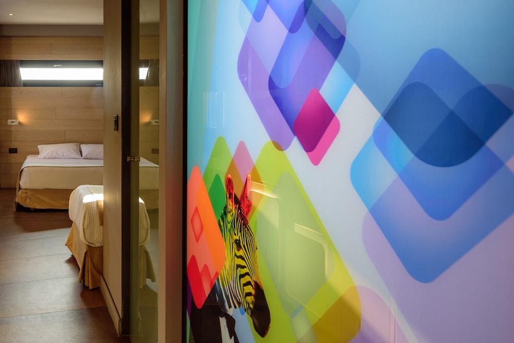 Essence Contemporary Living Hotel 7/50