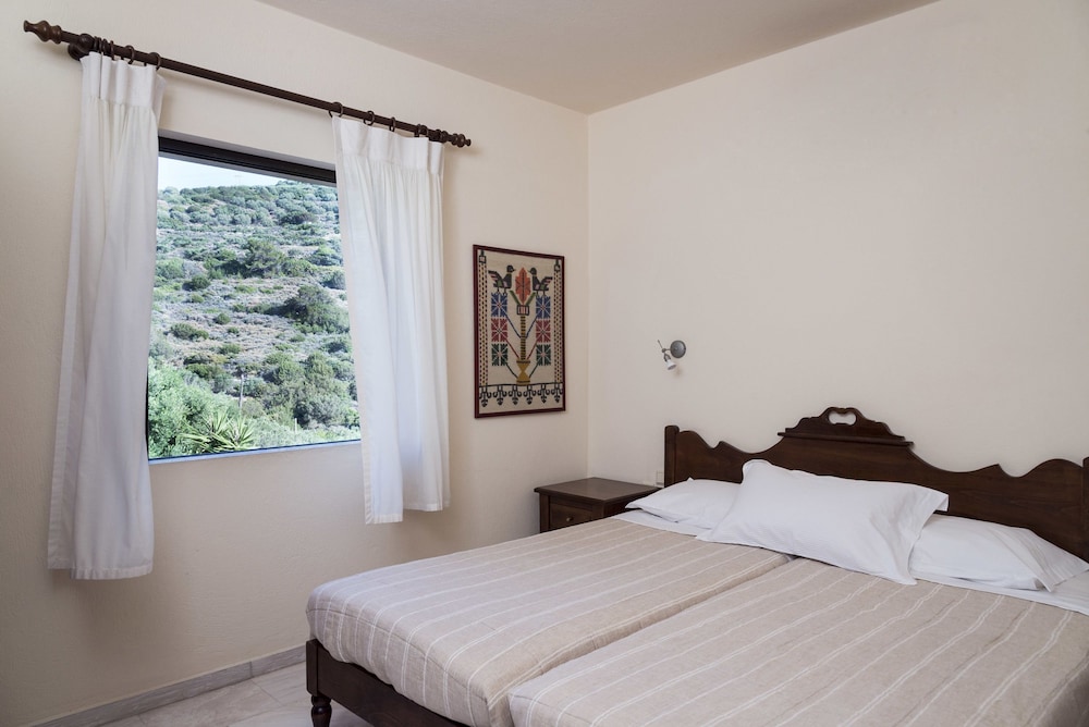 Istron Villas 12/50