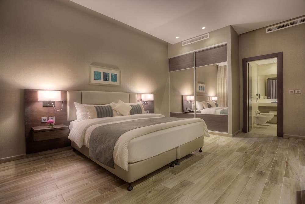 The House Boutique Suites 12/68
