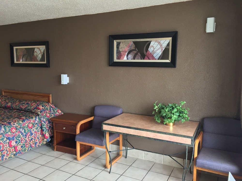 Budget Inn 28/43