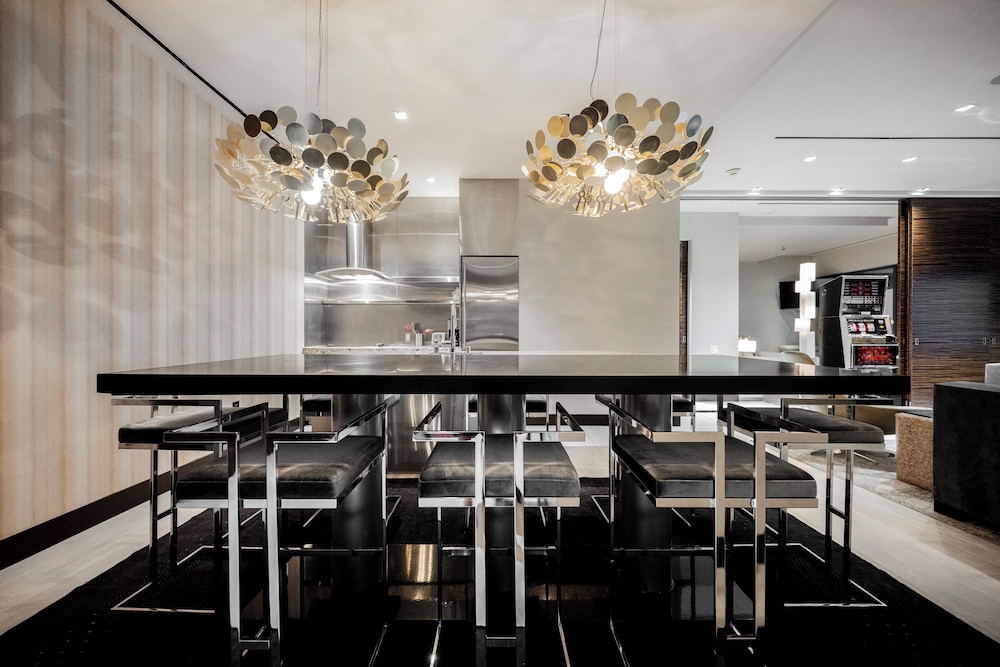 StripViewSuites at Palms Place 73/79