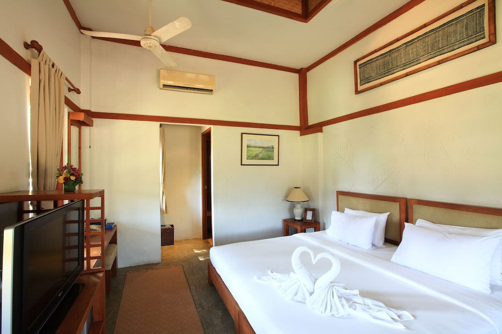 DELUXE COTTAGE