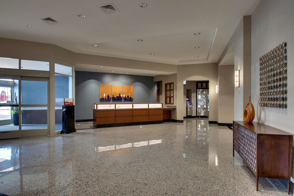 Drury Inn & Suites Iowa City Coralville 3/50