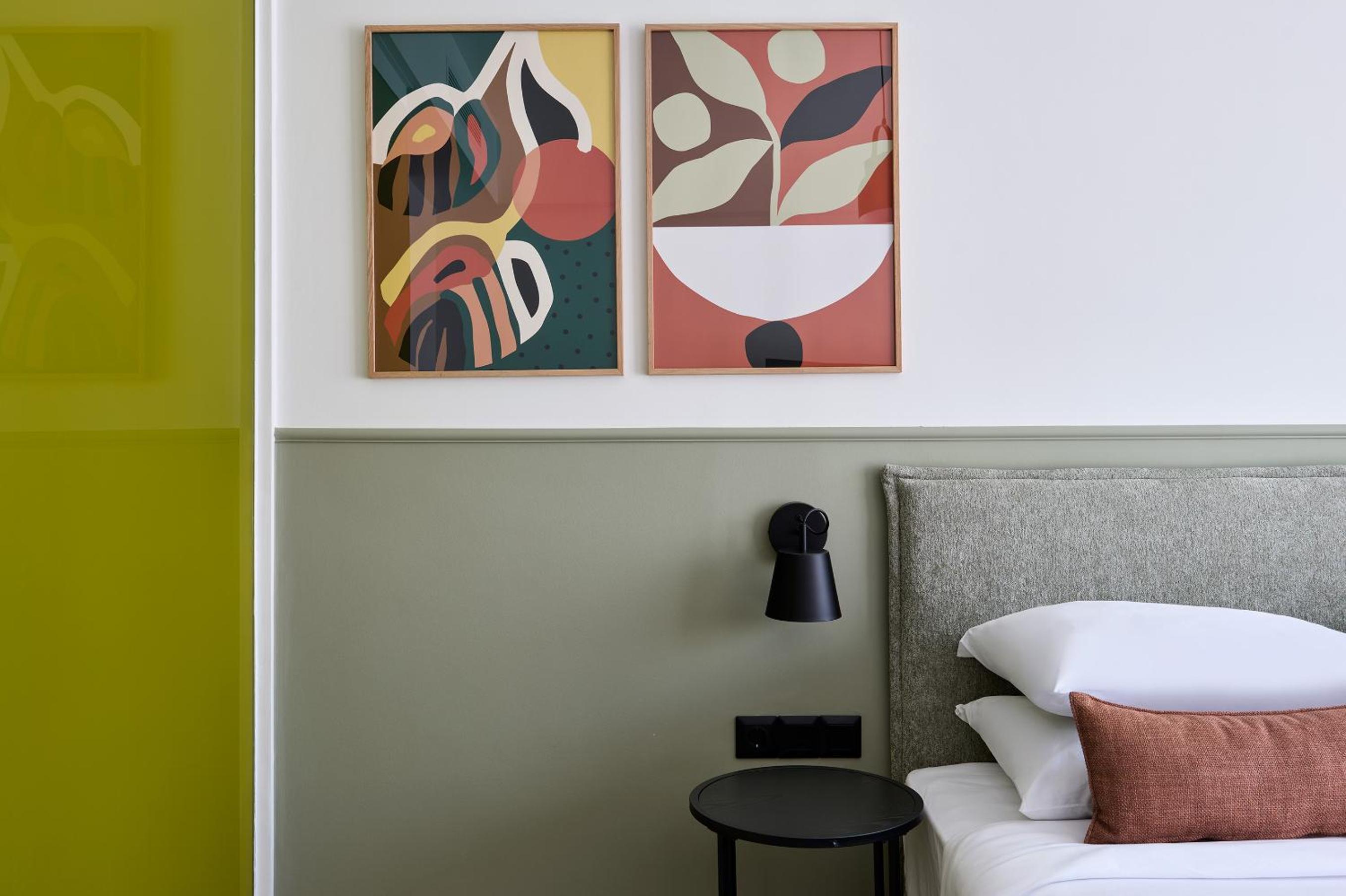 Renovated, Superior, Queen Bed، Breeze Boutique Hotel 8/8