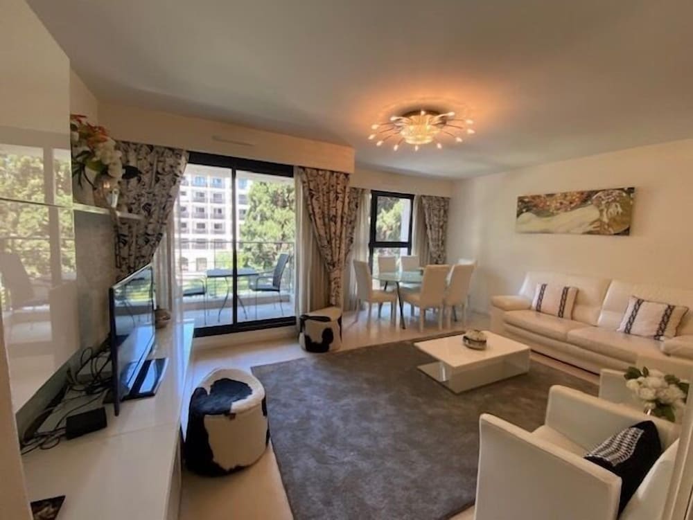 Carlton Riviera 35/50