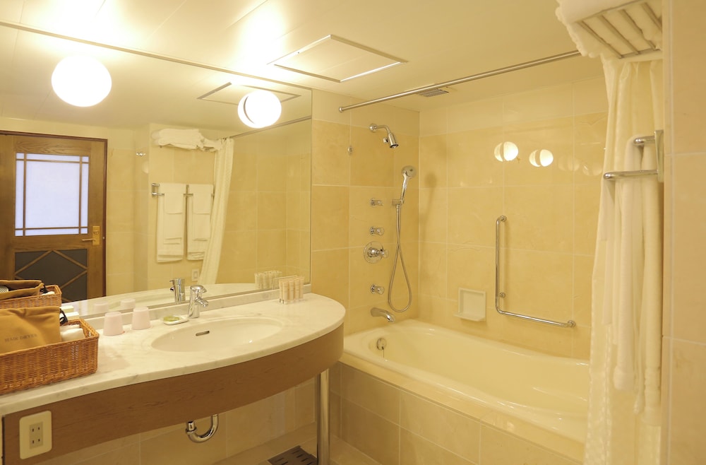 KURASHIKI KOKUSAI HOTEL 42/44