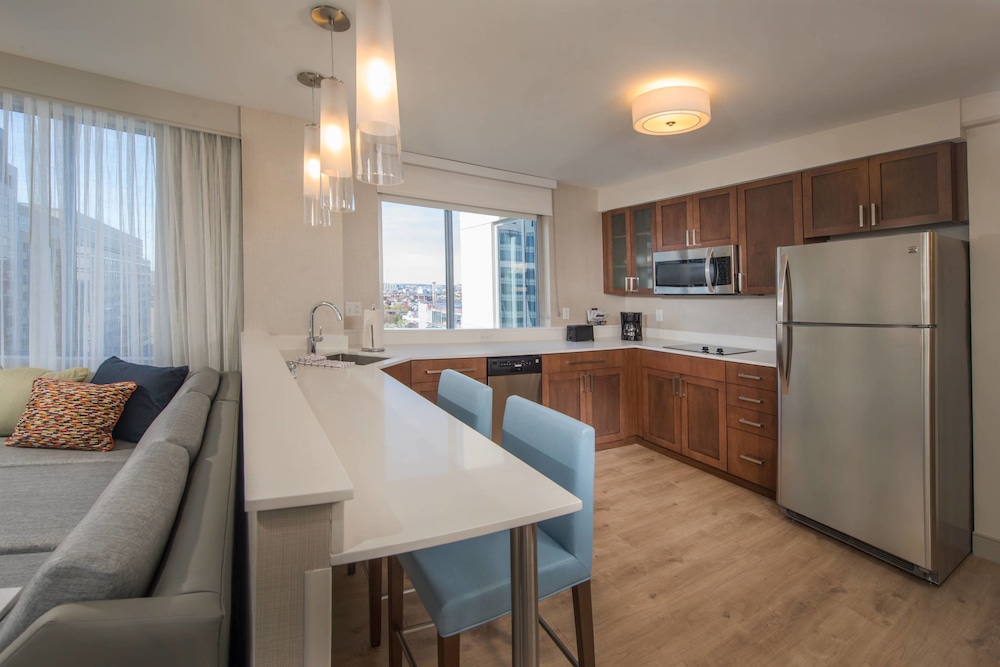 RESIDENCE INN BALTIMORE AT THE JOHNS HOPKINS MEDICAL CAMPUS 27/54